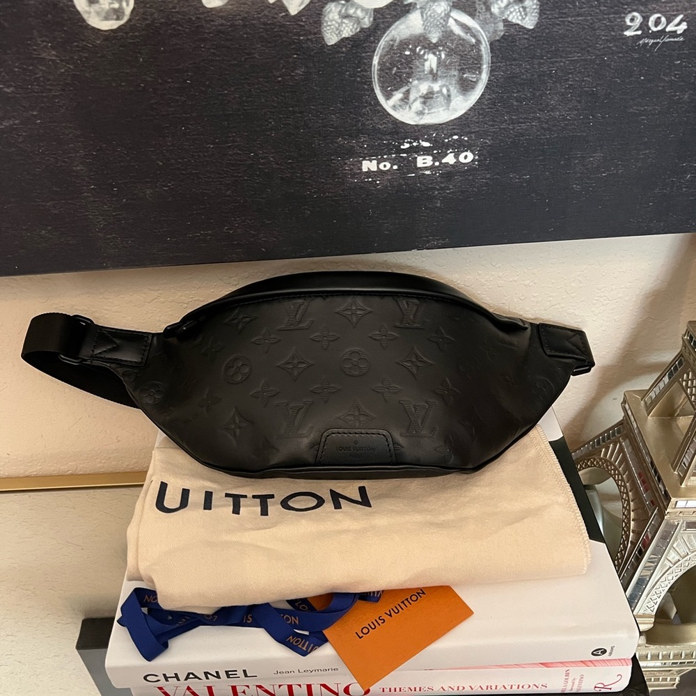 Louis Vuitton Black Monogram Eclipse Discovery Bumbag PM